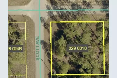 3900 E 11th St, Lehigh Acres, FL 33972 - Photo 1