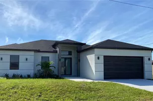 194 Yager Cir, Fort Myers, FL 33913 - Photo 1