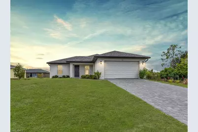 820 NE 44th Ln, Cape Coral, FL 33909 - Photo 1