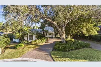 640 Jacana Cir, Naples, FL 34105 - Photo 1