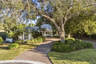 640 Jacana Cir, Naples, FL 34105 - Photo 1
