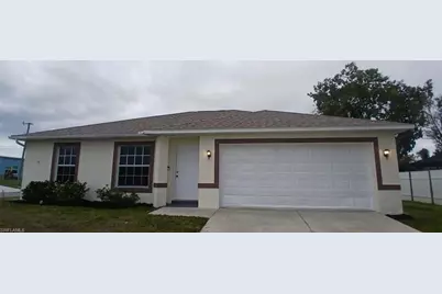 904 NE 5th Pl, Cape Coral, FL 33909 - Photo 1