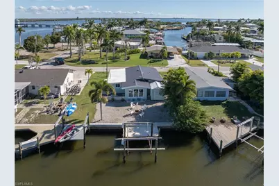 2562 Bayshore Dr, Matlacha, FL 33993 - Photo 1