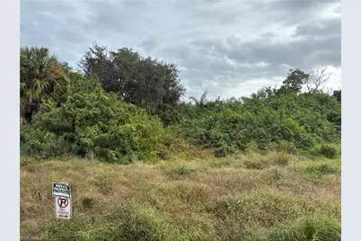 2408 Parkview Dr, Fort Myers, FL 33905 - Photo 1