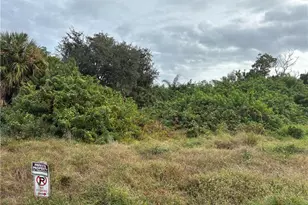 2408 Parkview Dr, Fort Myers, FL 33905 - Photo 1