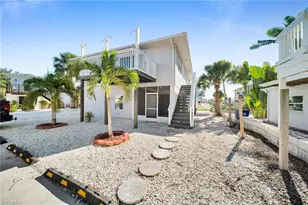 128 Eucalyptus Ct, Fort Myers Beach, FL 33931 - Photo 1