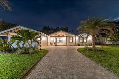 1325 Canterbury Dr, Fort Myers, FL 33901 - Photo 1