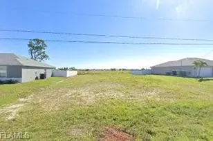 115 NW 12th Pl, Cape Coral, FL 33993 - Photo 1