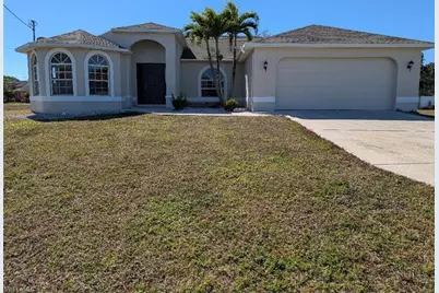 1034 SE 5th Pl, Cape Coral, FL 33990 - Photo 1