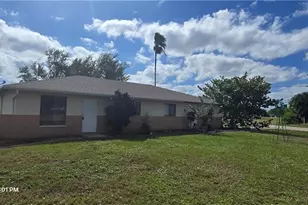 1302 NE 9th St, Cape Coral, FL 33909 - Photo 1