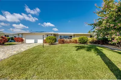 917 SE 43rd Ter, Cape Coral, FL 33904 - Photo 1
