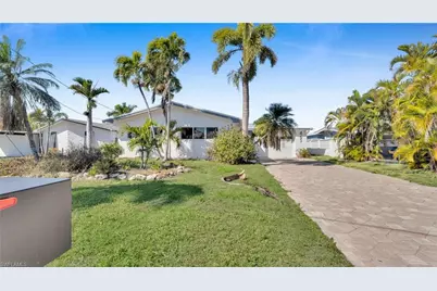 465 Donora Blvd, Fort Myers Beach, FL 33931 - Photo 1