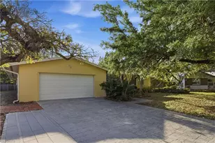 4652 Siesta Cir, Fort Myers, FL 33901 - Photo 1