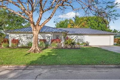 5336 Chippendale Cir W, Fort Myers, FL 33919 - Photo 1