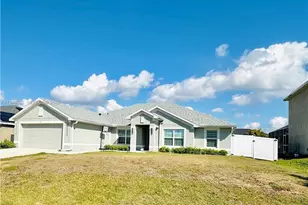 1137 NE 4th Pl, Cape Coral, FL 33909 - Photo 1