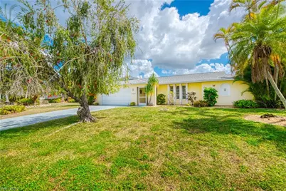 318 SE 33rd Ter, Cape Coral, FL 33904 - Photo 1
