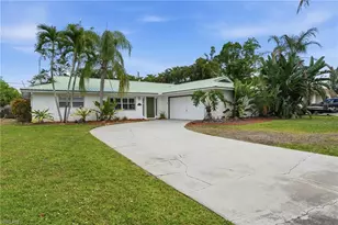 8948 Crest Ln, Fort Myers, FL 33907 - Photo 1