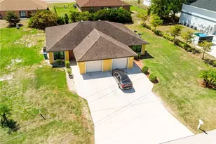 902 SW 39th Terrace, Cape Coral, FL 33914 - Photo 1