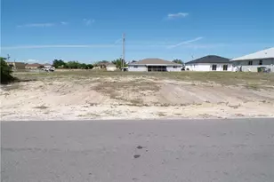825 NE 15th Ln, Cape Coral, FL 33909 - Photo 1