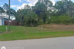 6005 N Moss Cir, Labelle, FL 33935 - Photo 1