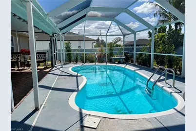 702 SW 25th St, Cape Coral, FL 33914 - Photo 1