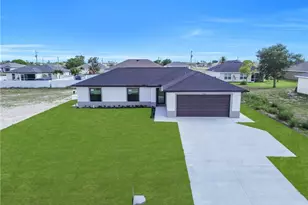 526 Kismet Pkwy W, Cape Coral, FL 33993 - Photo 1