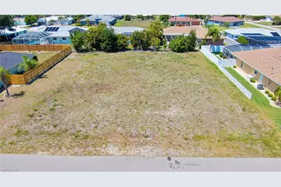 801 SE 33rd St, Cape Coral, FL 33904 - Photo 1