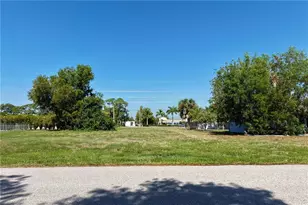 212 SE Santa Barbara Pl, Cape Coral, FL 33990 - Photo 1