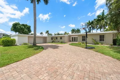 991 Aqua Ln, Fort Myers, FL 33919 - Photo 1