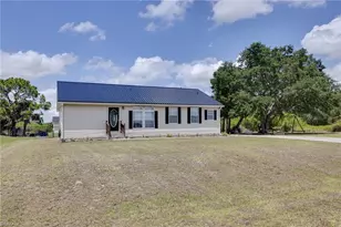 2040 S Montana Cir, Labelle, FL 33935 - Photo 1