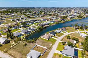 635 NE 7th Terrace, Cape Coral, FL 33909 - Photo 29