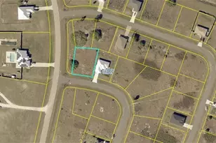 9058 Green Cir, Labelle, FL 33935 - Photo 1