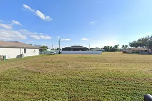 622 SE 1st St, Cape Coral, FL 33990 - Photo 1