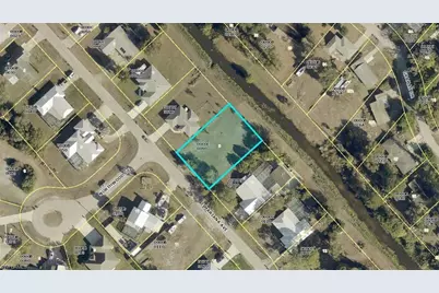 192 E Mariana Ave, North Fort Myers, FL 33917 - Photo 1
