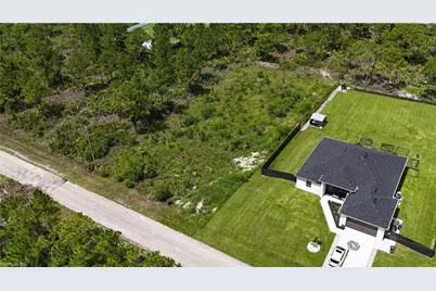 911 Oak Ave, Lehigh Acres, FL 33972 - Photo 1