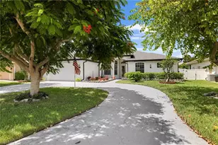 1819 SE 19th Ln, Cape Coral, FL 33990 - Photo 1