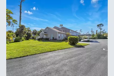 6121 Lake Front Dr, Fort Myers, FL 33908 - Photo 1