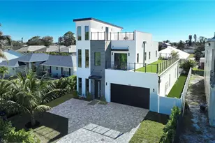 766 111th Ave N, Naples, FL 34108 - Photo 1