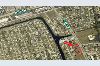 816 Skyline Blvd, Cape Coral, FL 33991 - Photo 1