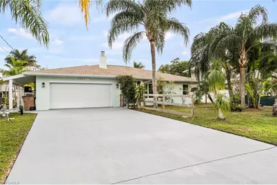 4542 E Riverside Dr, Fort Myers, FL 33905 - Photo 1