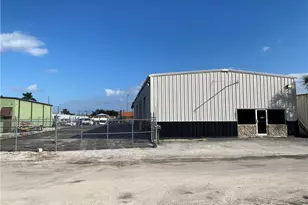 1941 Custom Dr, Fort Myers, FL 33907 - Photo 1