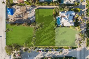 25 5th Ave S, Naples, FL 34102 - Photo 1