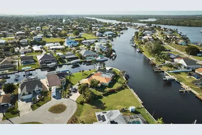 2113 W Tobago Cir, Fort Myers, FL 33905 - Photo 1