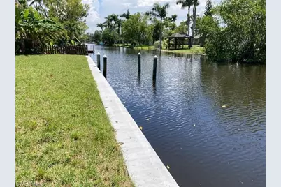 25 Estate Dr, North Fort Myers, FL 33917 - Photo 1