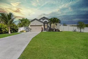 821 SW 17th St, Cape Coral, FL 33991 - Photo 1