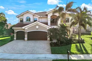 3001 Cinnamon Bay Cir, Naples, FL 34119 - Photo 1