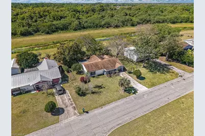 4039 W Sunflower Cir, Labelle, FL 33935 - Photo 1