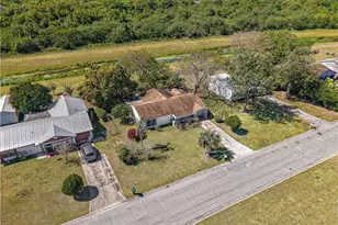 4039 W Sunflower Cir, Labelle, FL 33935 - Photo 1