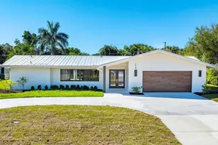 518 Cypress Way E, Naples, FL 34110 - Photo 1