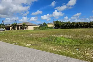715 SW 5th St, Cape Coral, FL 33991 - Photo 1